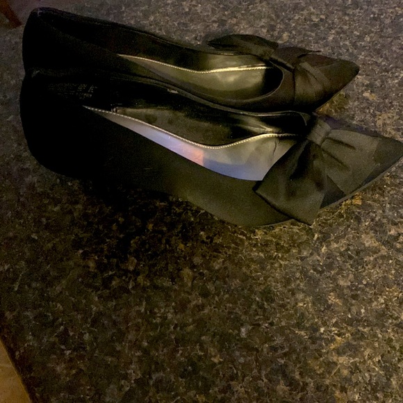 Mid black heels size 7 - Picture 2 of 5